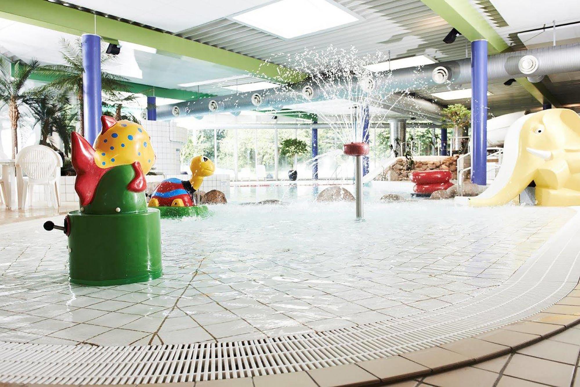 Hotel Medi Икаст Экстерьер фото
